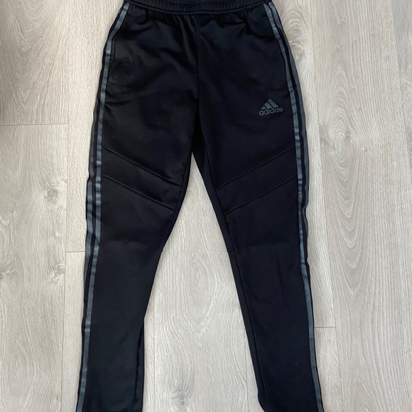 Asia’s Trackpants - Picture 2 of 3